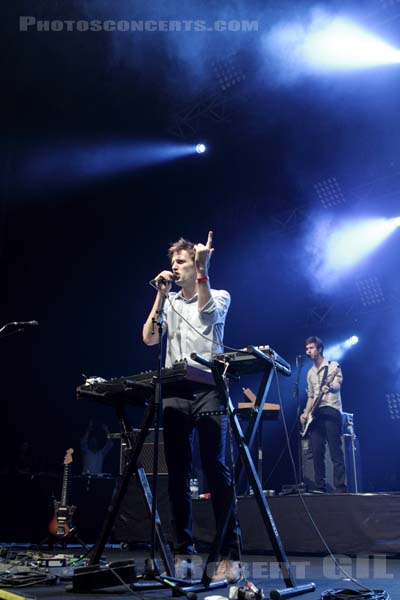 CUT COPY - 2011-10-28 - PARIS - Espace Charlie Parker - Grande Halle - 